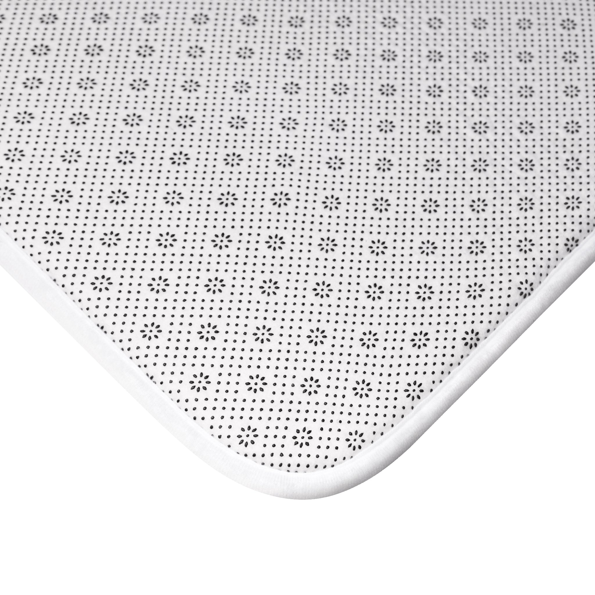 AU|RU-Gold Monogram Bath Mat — Elegant Metallic Arrow Pattern